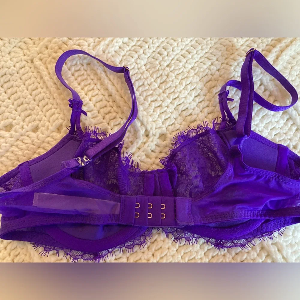 5 Victoria’s Secret bras - Picture 6 of 16